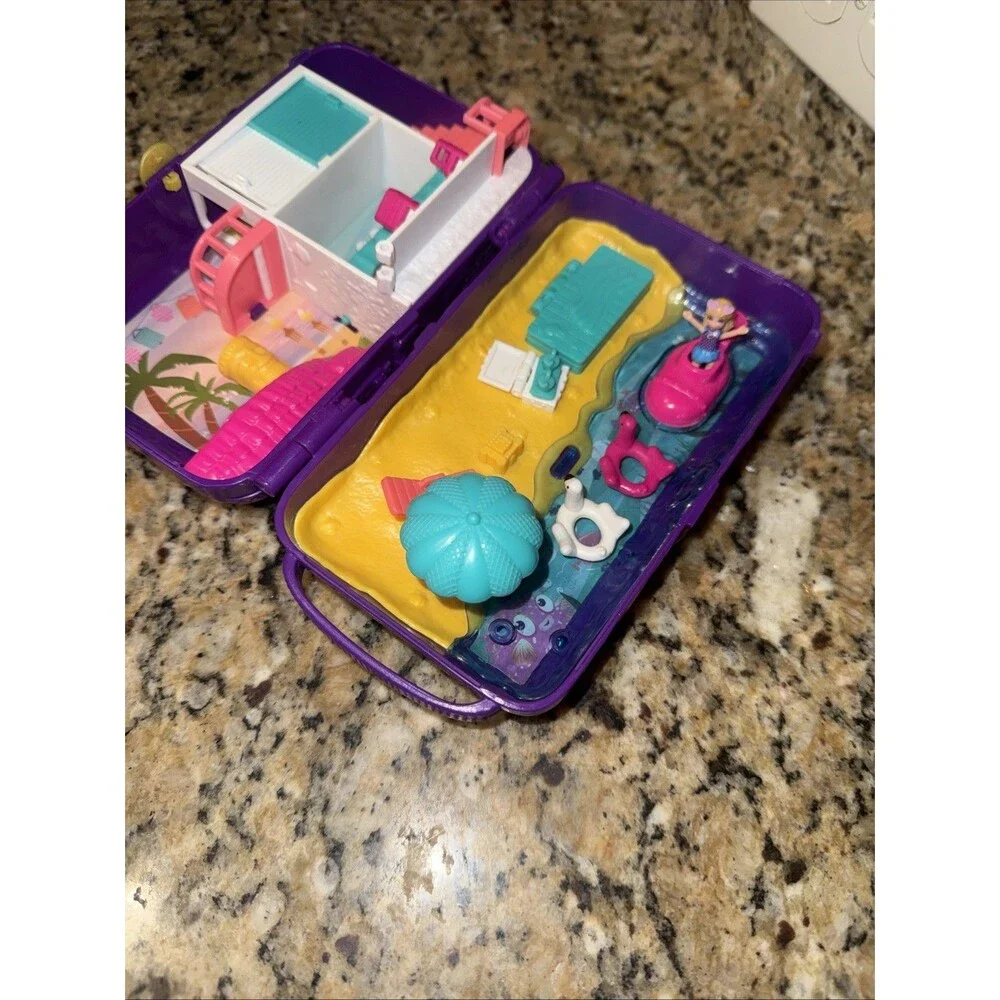 2017 Mattel Polly Pocket FRY40 Backpack Island Vacation Fun Treasure Chest Beach